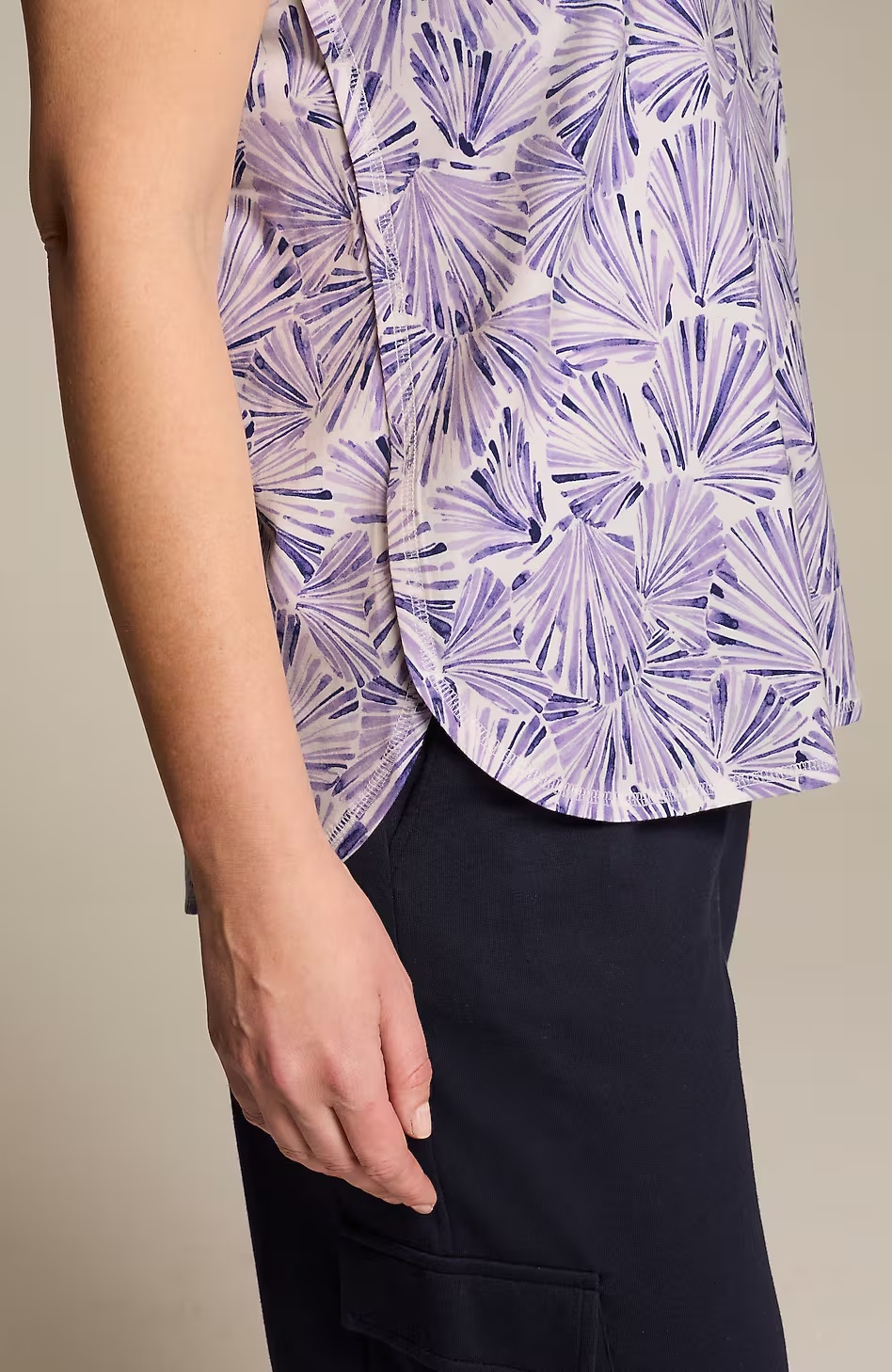 12672-Fit-Progress-Shirttail-Tee-63.jpg Fit Progress Shirttail Tee