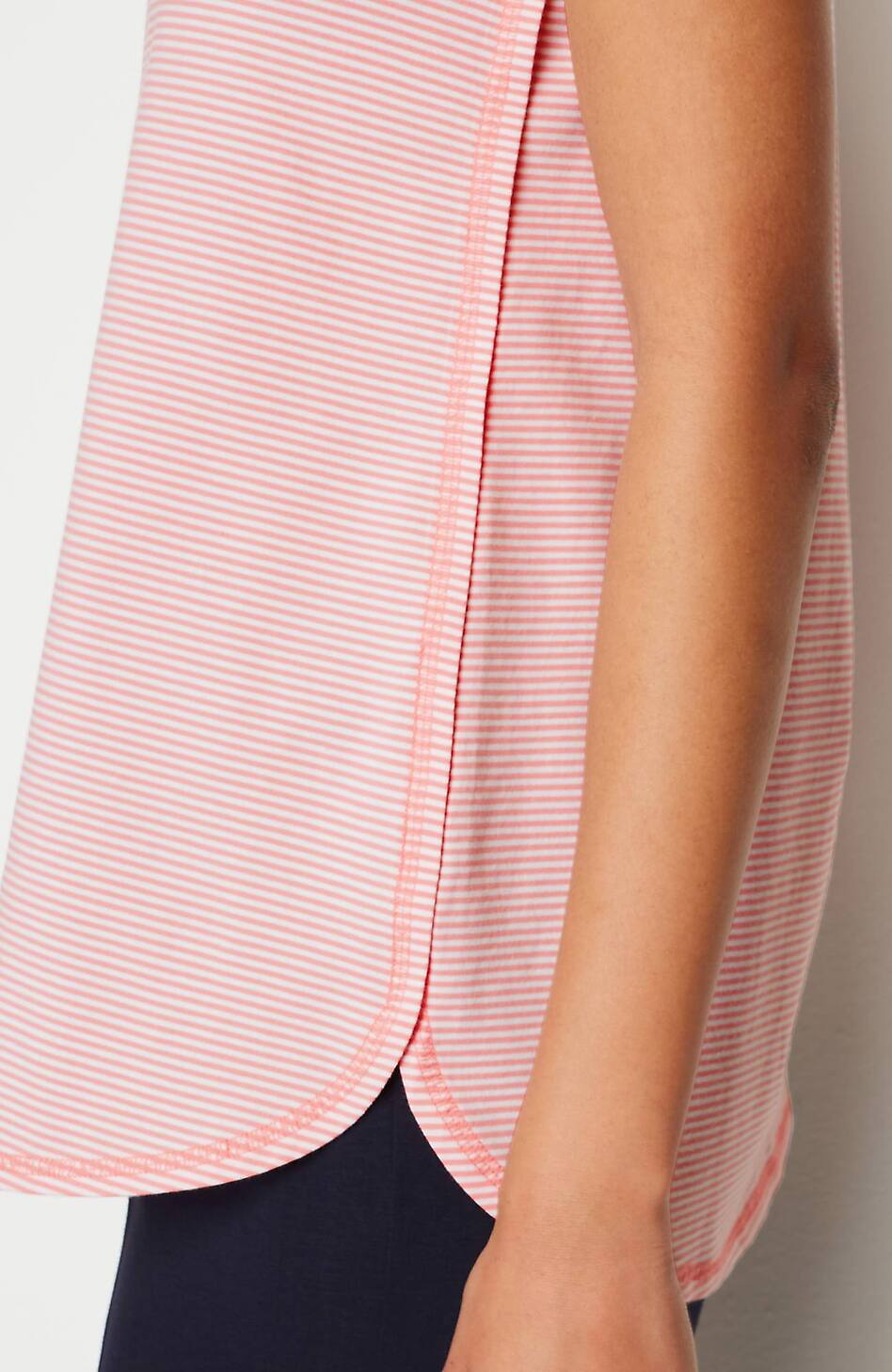 12672-Fit-Progress-Shirttail-Tee-84.jpg Fit Progress Shirttail Tee