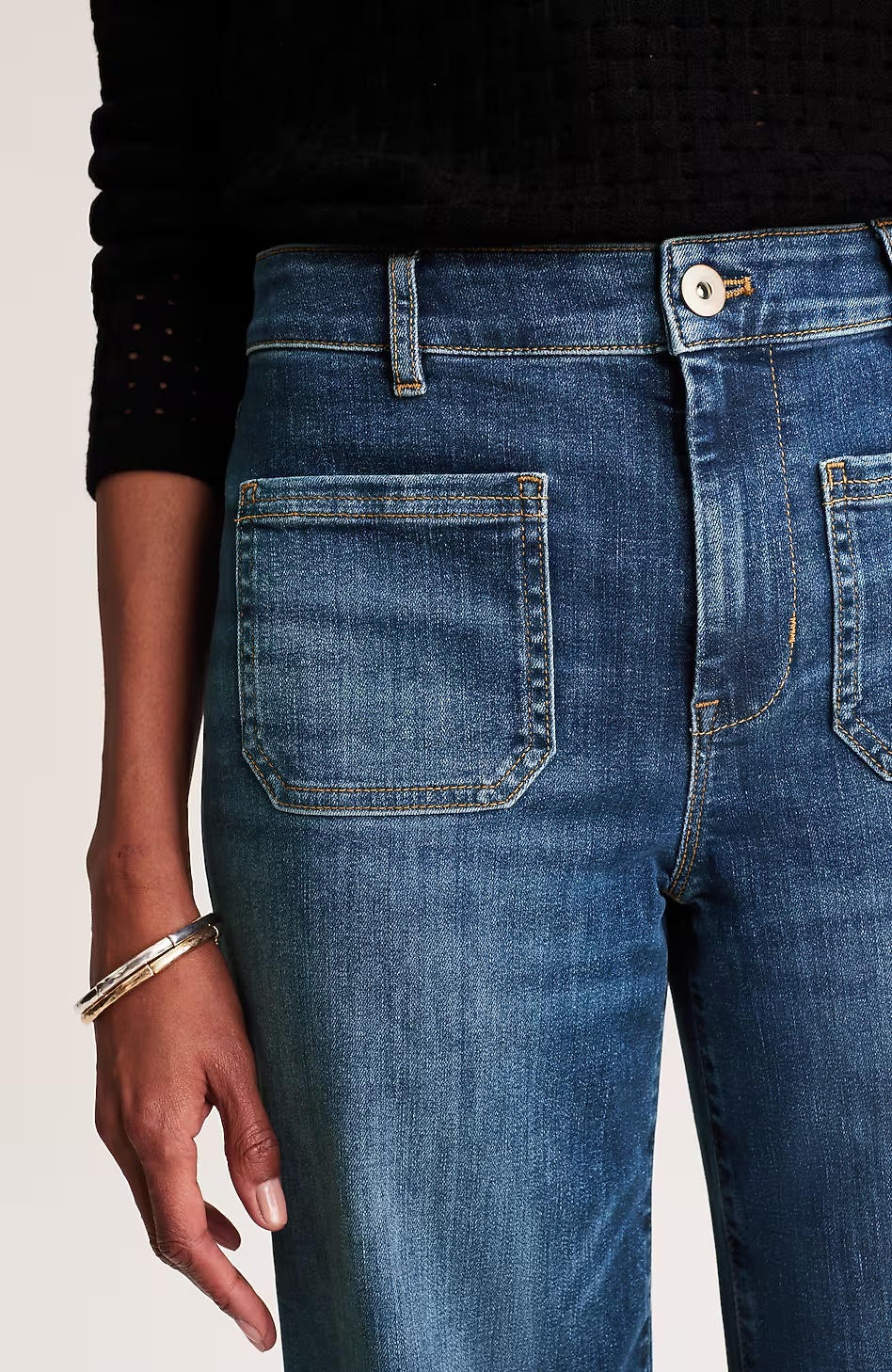 13865-Curvy-Fit-Patch-Pocket-Wide-Leg-Jeans-3.jpg Curvy-Fit Patch-Pocket Wide-Leg Jeans