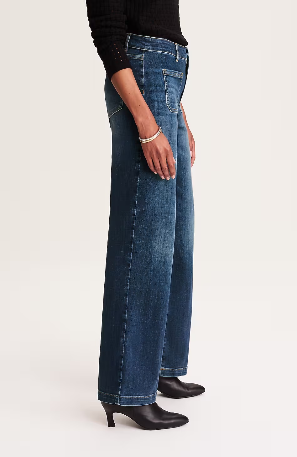 13865-Curvy-Fit-Patch-Pocket-Wide-Leg-Jeans-5.jpg Curvy-Fit Patch-Pocket Wide-Leg Jeans