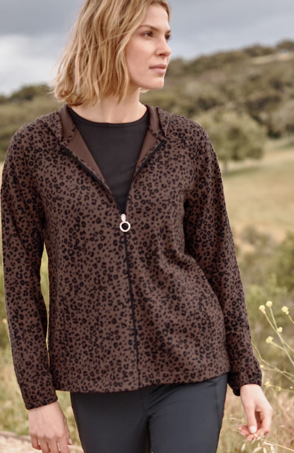 Fit Leopard-Printed Zipper Hoodie
