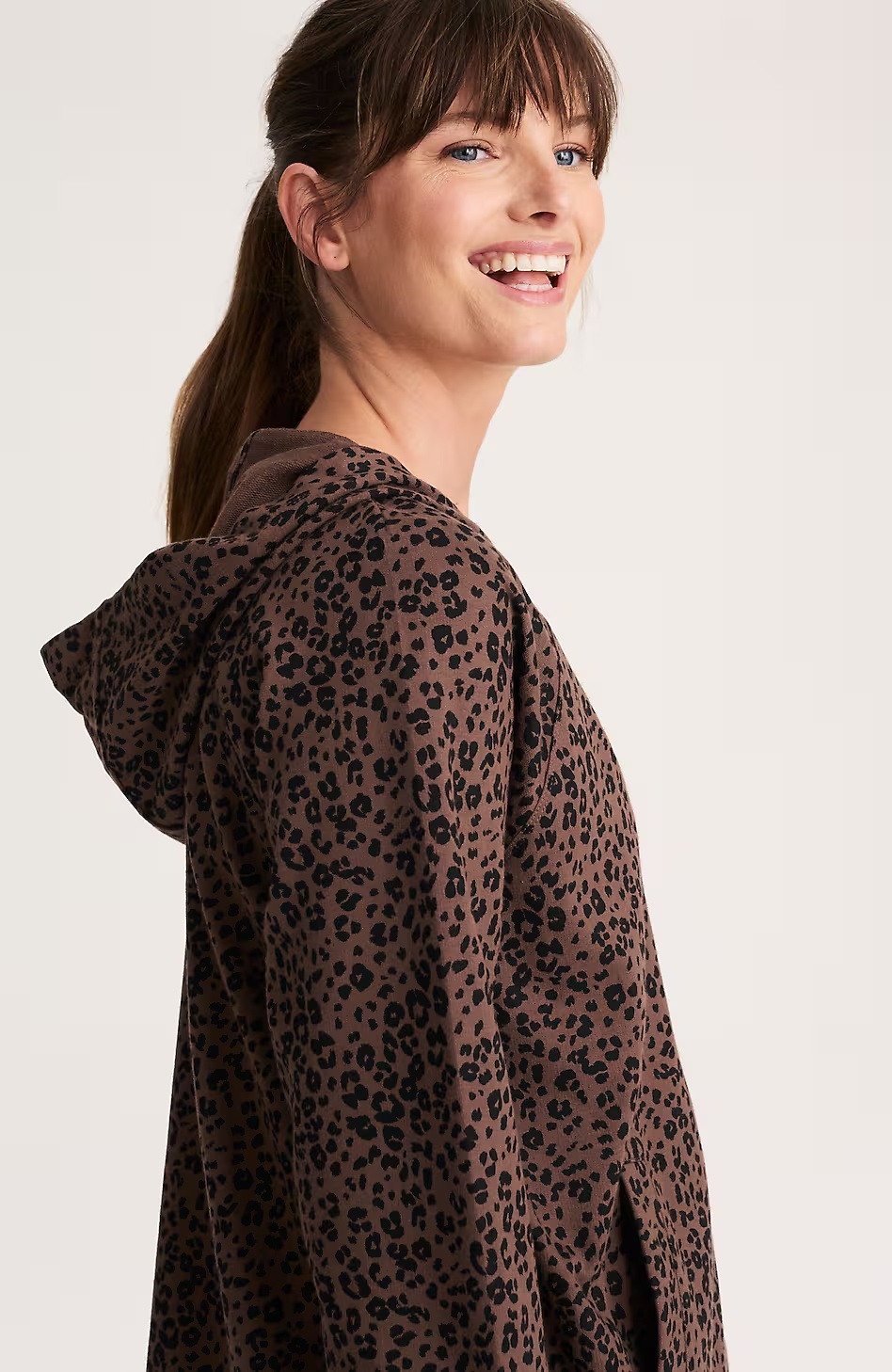 13962-Fit-Leopard-Printed-Zipper-Hoodie-5.jpg Fit Leopard-Printed Zipper Hoodie