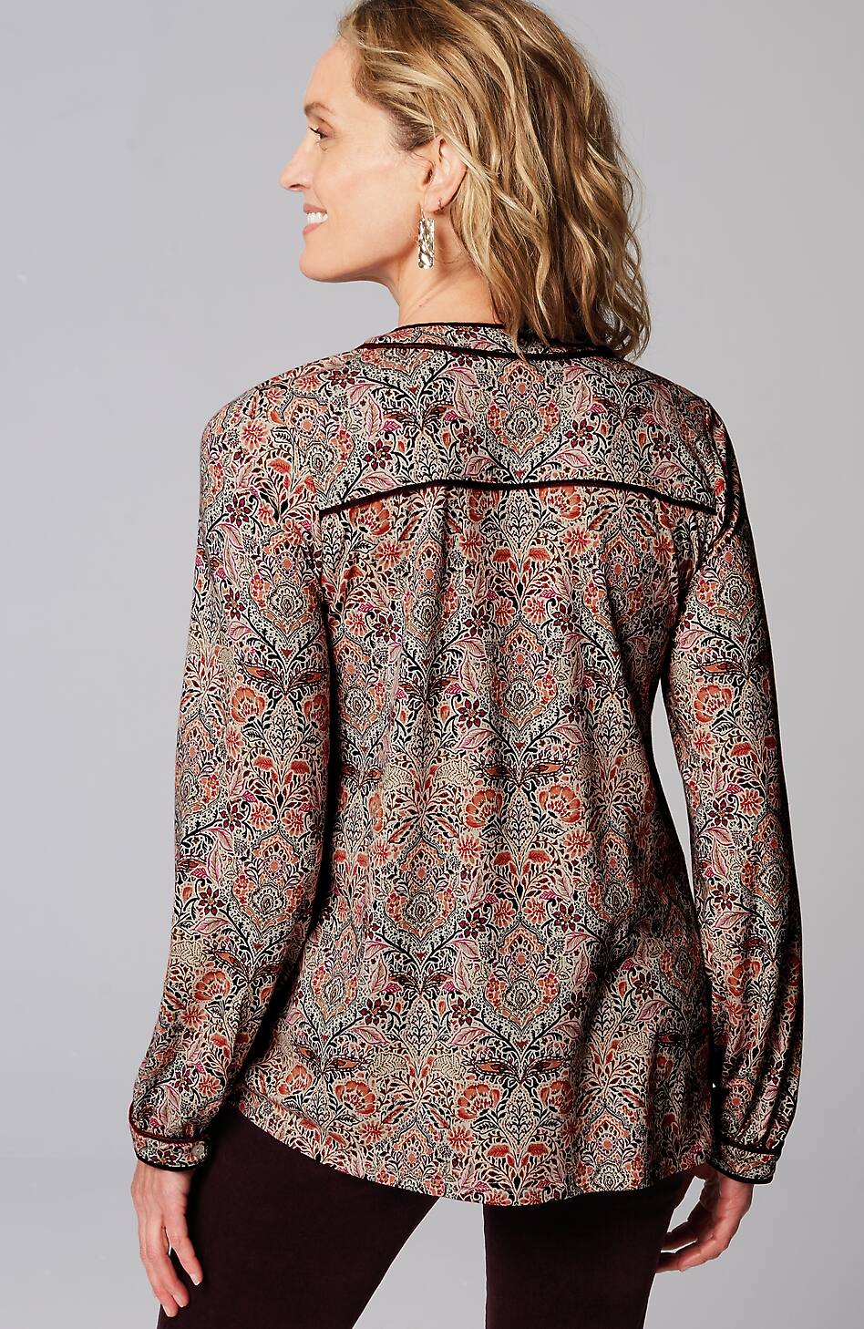 18775-Contrast-Trimmed-Top-14.jpg Contrast-Trimmed Top