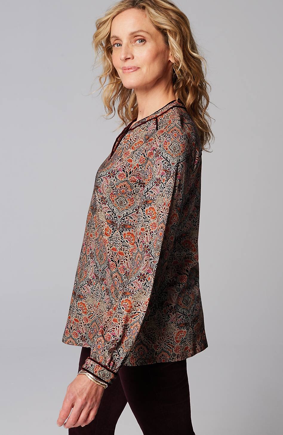 18775-Contrast-Trimmed-Top-18.jpg Contrast-Trimmed Top