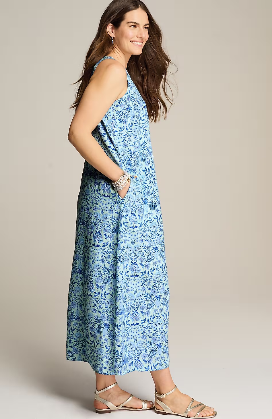 35840-Sleeveless-V-Neck-Maxi-Dress-8.jpg Sleeveless V-Neck Maxi Dress