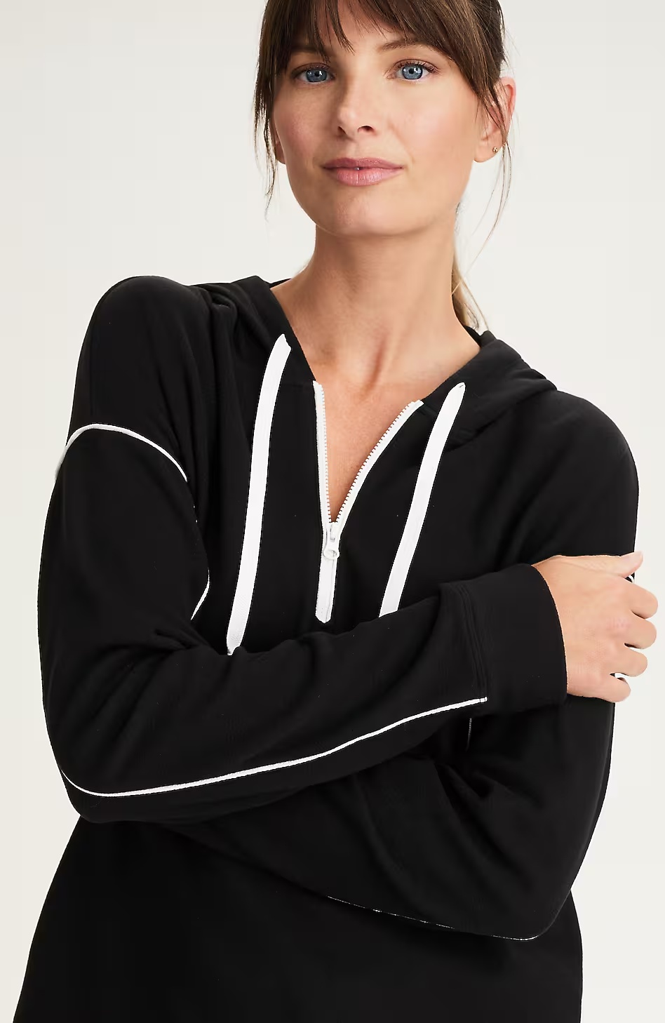 7898-Fit-Cozy-Contrast-Trimmed-Sweatshirt-4.jpg Fit Cozy Contrast-Trimmed Sweatshirt