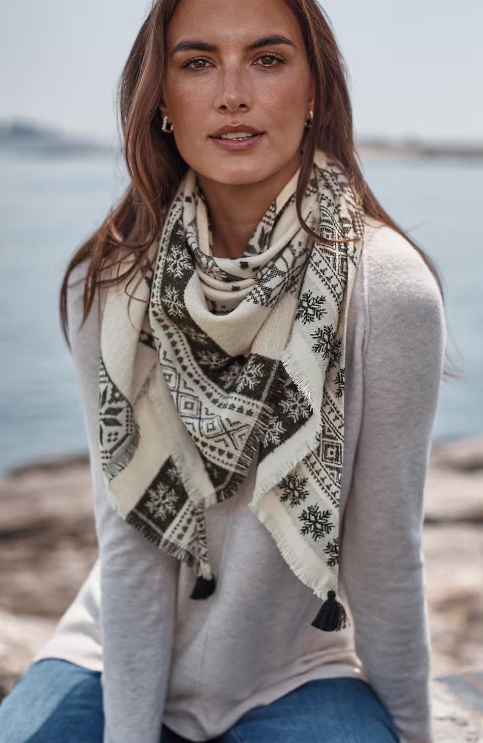 Snowflake Jacquard Triangle Scarf